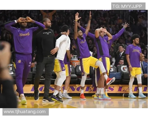 湖人队与爵士队总决赛巅峰对决展现篮球魅力与团队精神的精彩较量